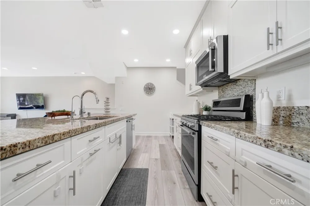 92 Capricorn Irvine, CA 92618