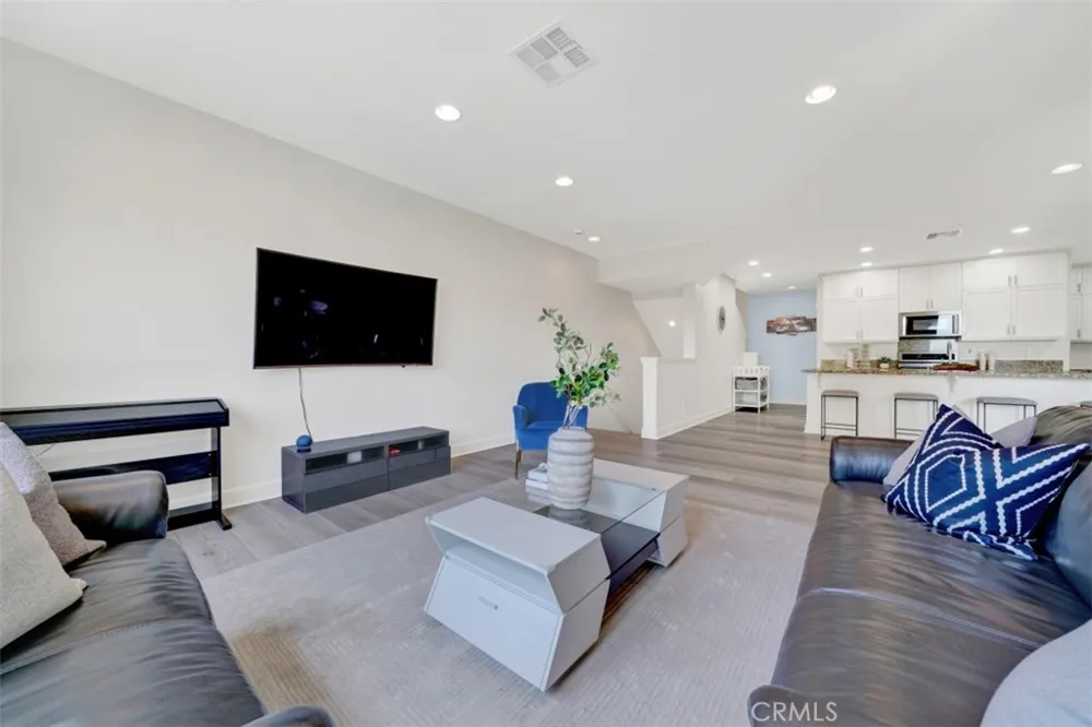 92 Capricorn Irvine, CA 92618