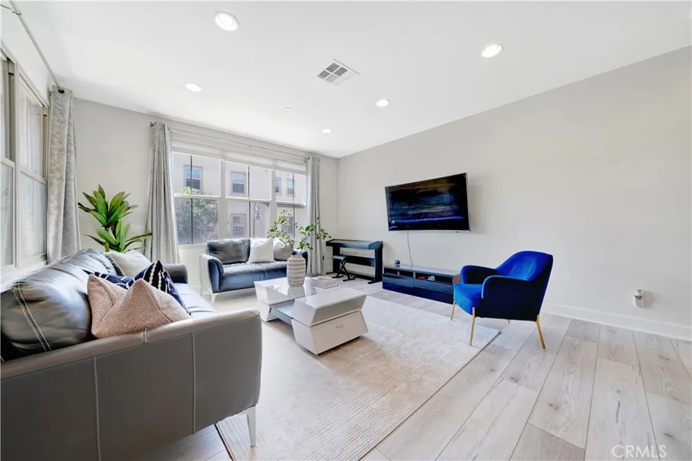 92 Capricorn Irvine, CA 92618