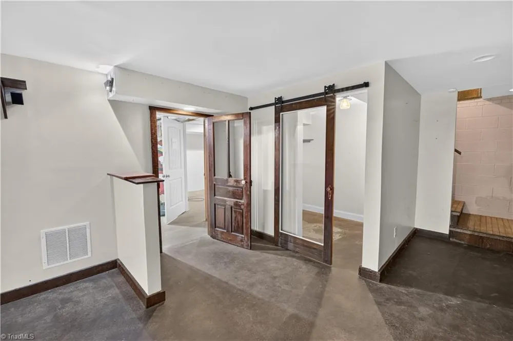 4472 NC Highway 268 Pilot Mountain, NC 27041