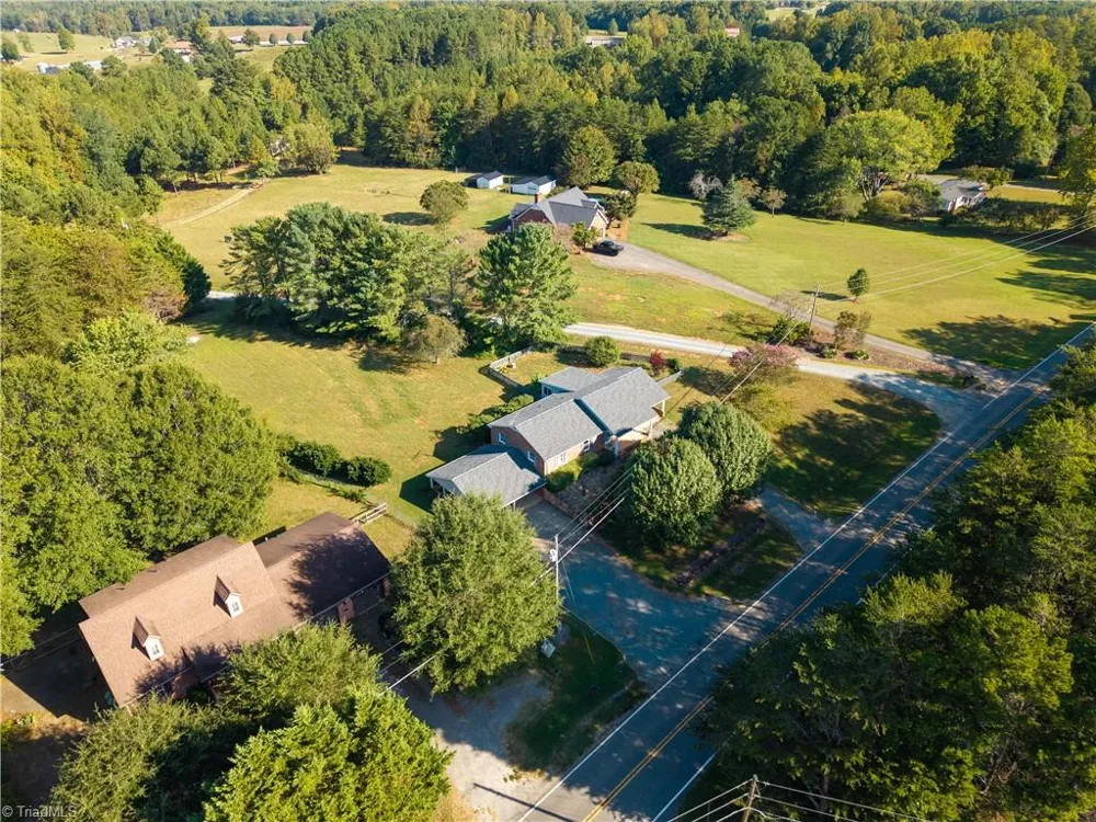 4472 NC Highway 268 Pilot Mountain, NC 27041