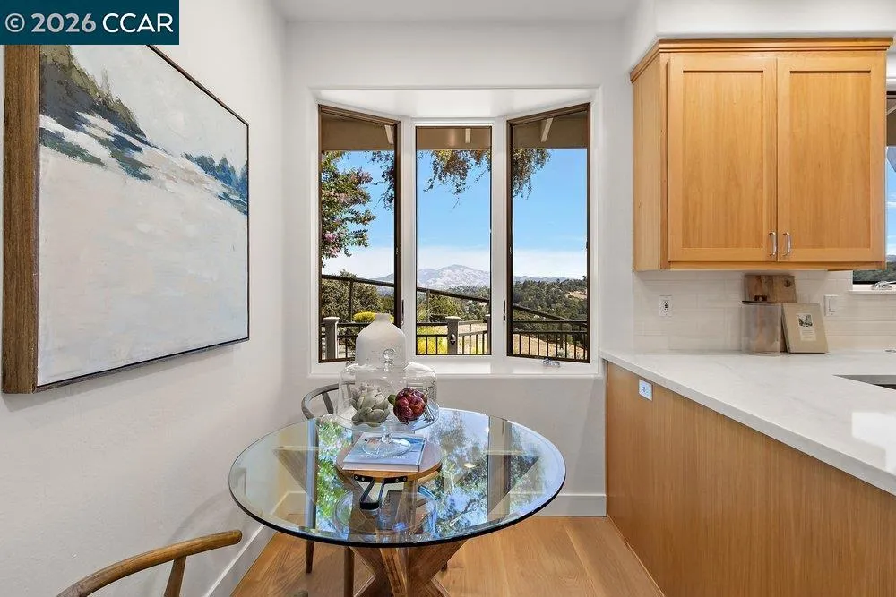 809 Mountain View Dr Lafayette, CA 94549