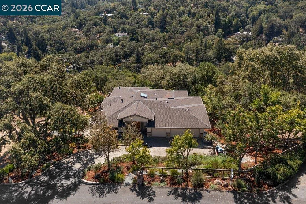 809 Mountain View Dr Lafayette, CA 94549