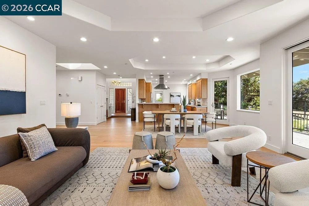 809 Mountain View Dr Lafayette, CA 94549