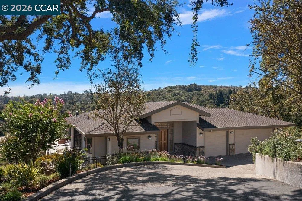 809 Mountain View Dr Lafayette, CA 94549