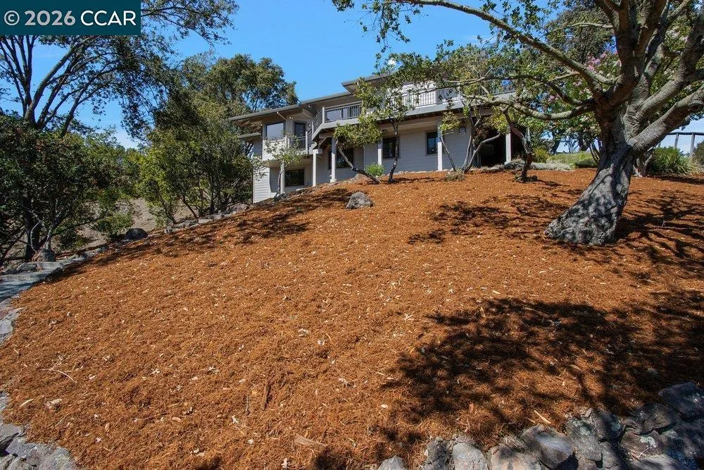 809 Mountain View Dr Lafayette, CA 94549