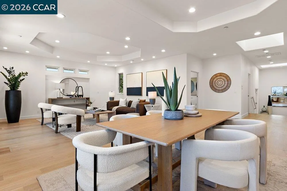 809 Mountain View Dr Lafayette, CA 94549