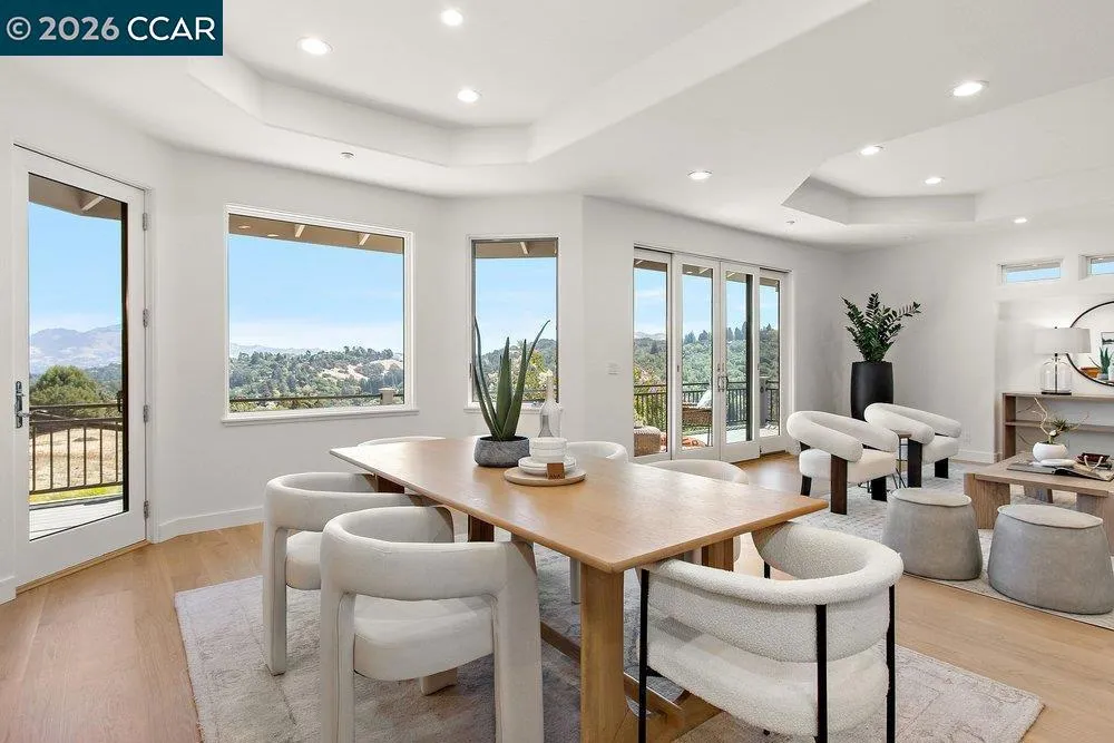 809 Mountain View Dr Lafayette, CA 94549