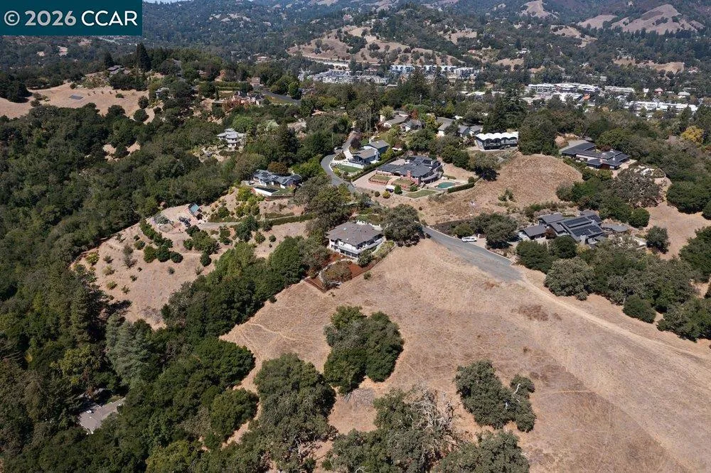 809 Mountain View Dr Lafayette, CA 94549