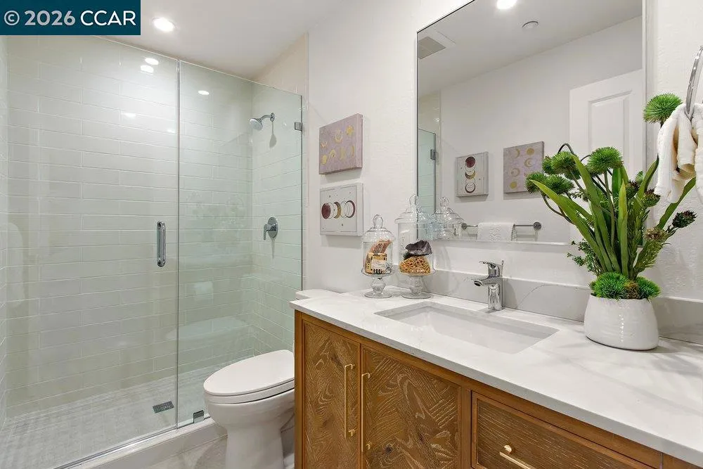 809 Mountain View Dr Lafayette, CA 94549