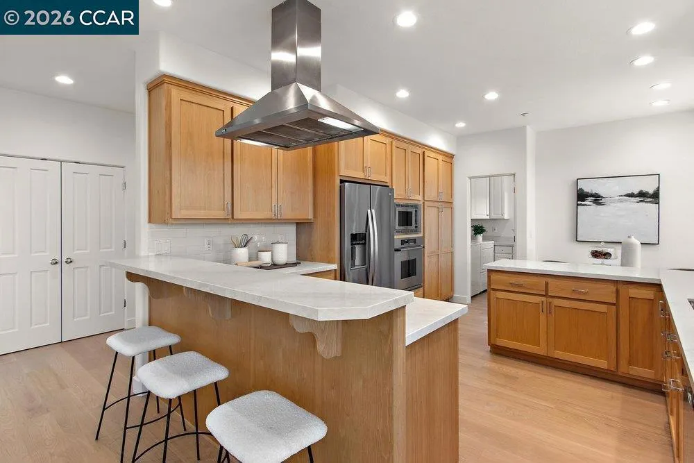 809 Mountain View Dr Lafayette, CA 94549