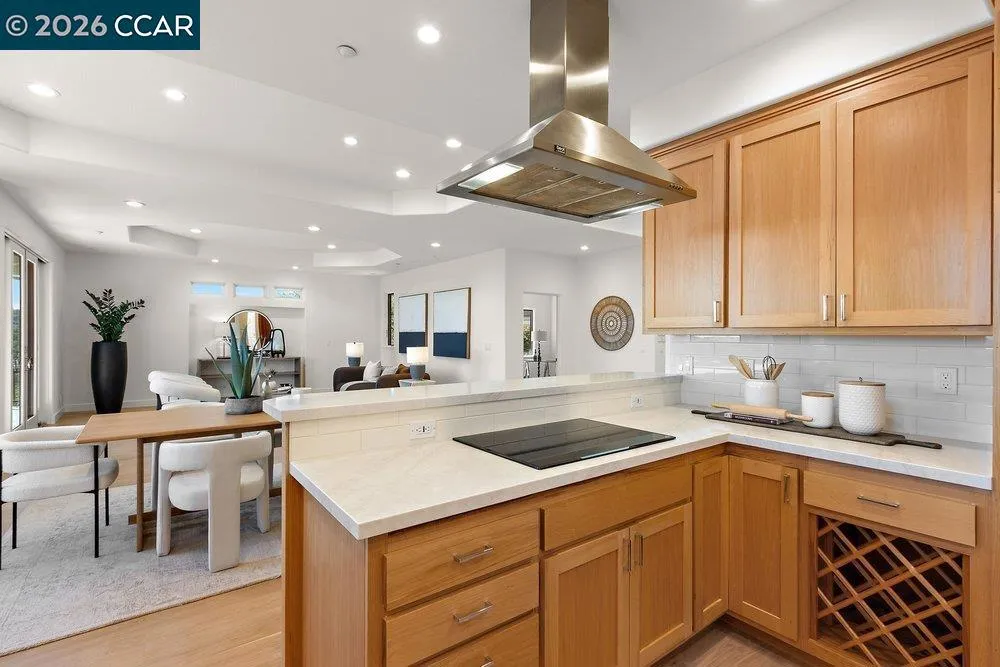 809 Mountain View Dr Lafayette, CA 94549