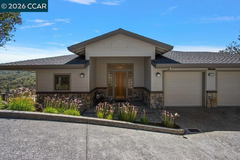 809 Mountain View Dr Lafayette, CA 94549
