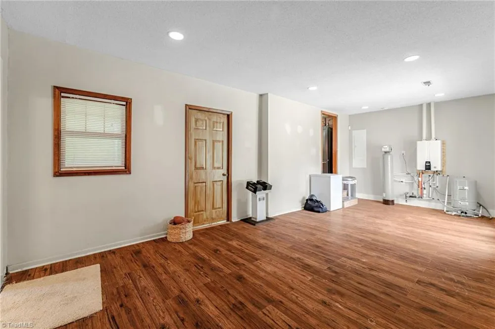 7549 Sunnyvale Drive High Point, NC 27265