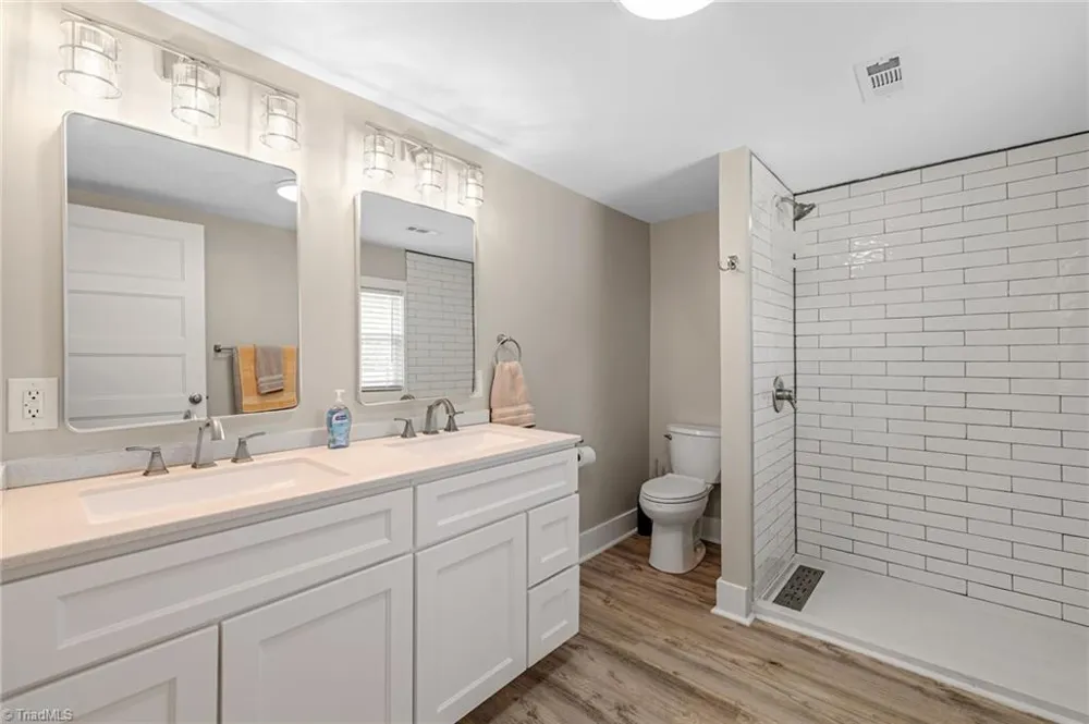 7549 Sunnyvale Drive High Point, NC 27265