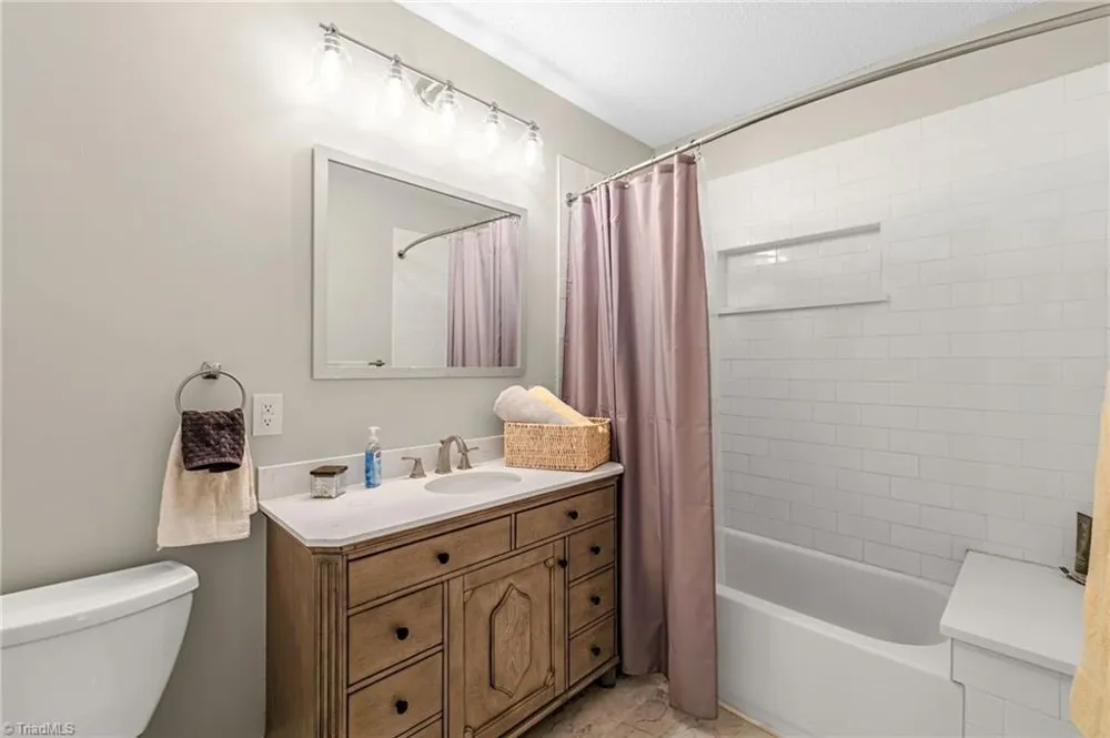 7549 Sunnyvale Drive High Point, NC 27265
