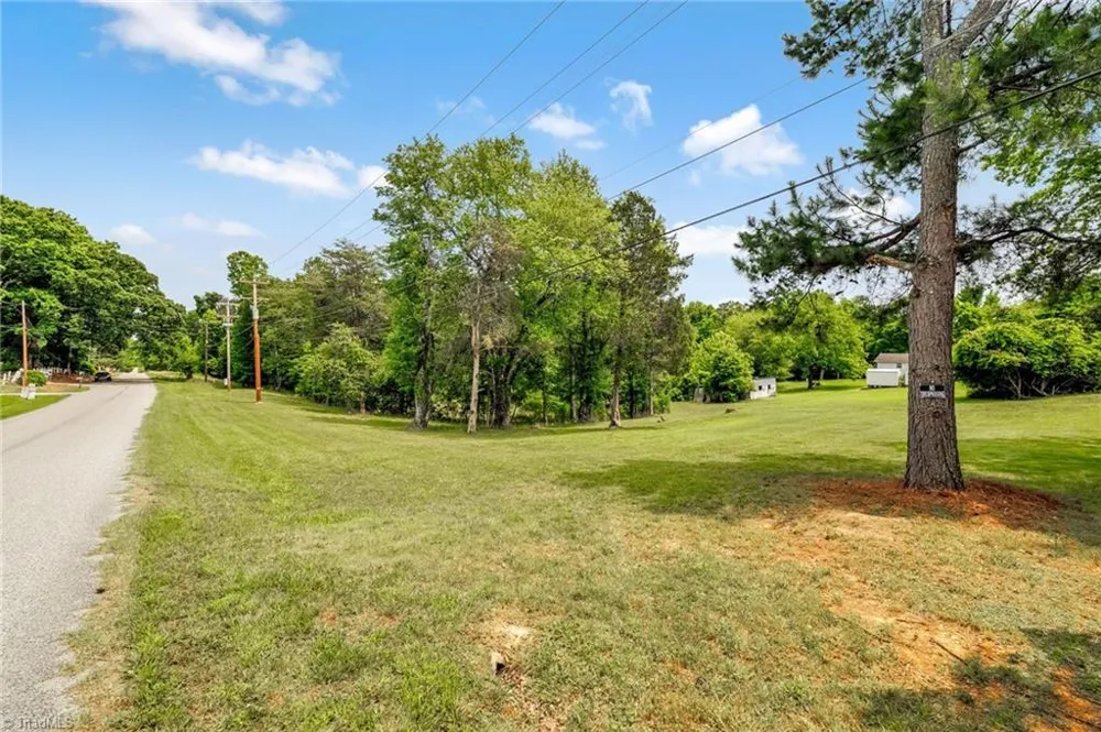 7549 Sunnyvale Drive High Point, NC 27265