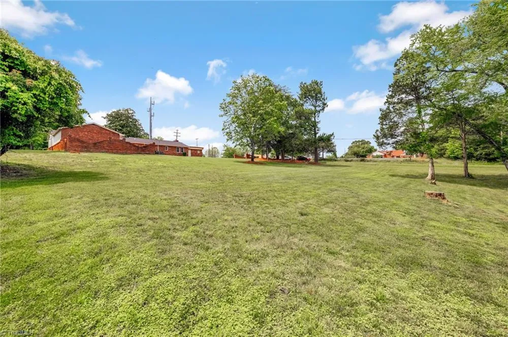 7549 Sunnyvale Drive High Point, NC 27265
