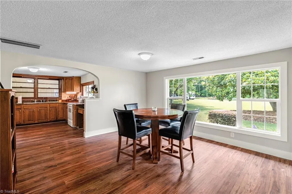 7549 Sunnyvale Drive High Point, NC 27265