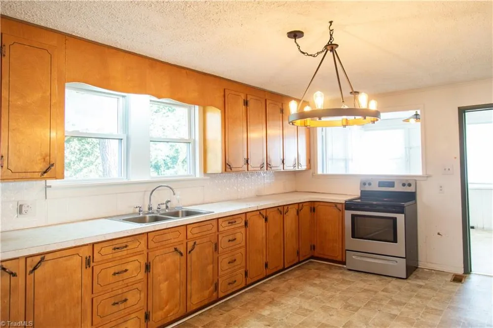 149 Gilreath Brook Street North Wilkesboro, NC 28659