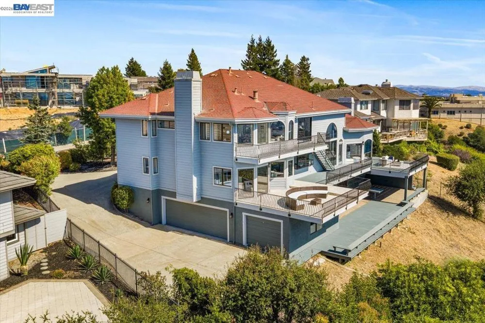 13331 Campus Dr Oakland, CA 94619