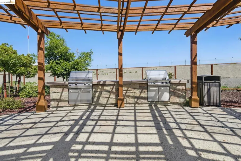 6 Waterline Pl Richmond, CA 94801