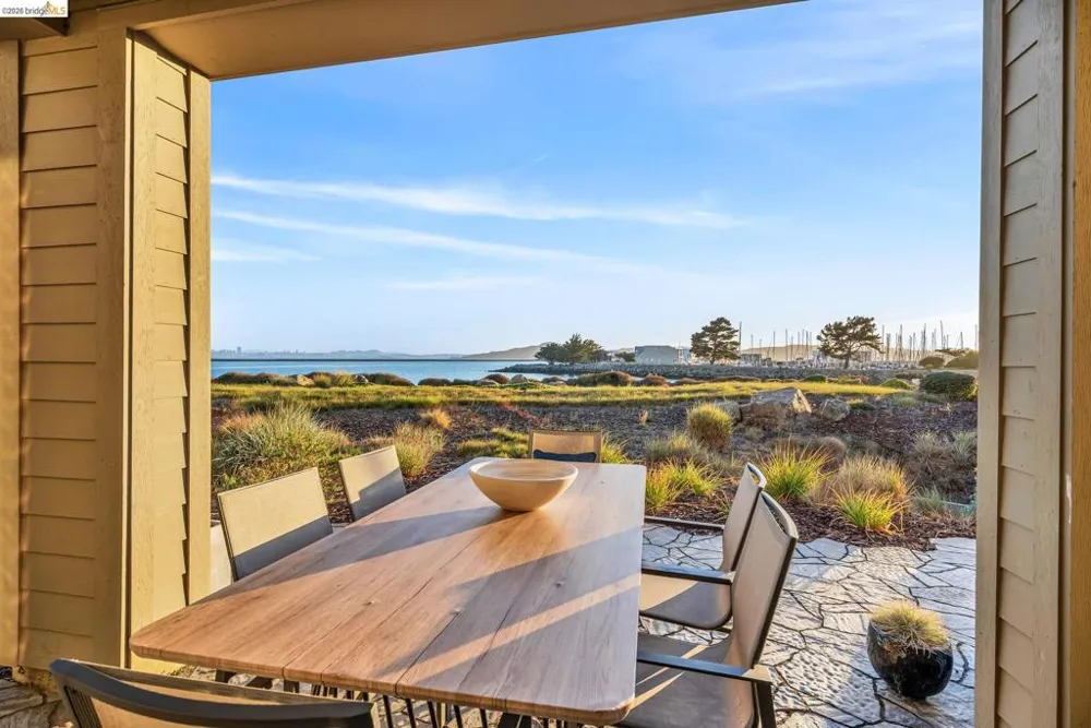 6 Waterline Pl Richmond, CA 94801