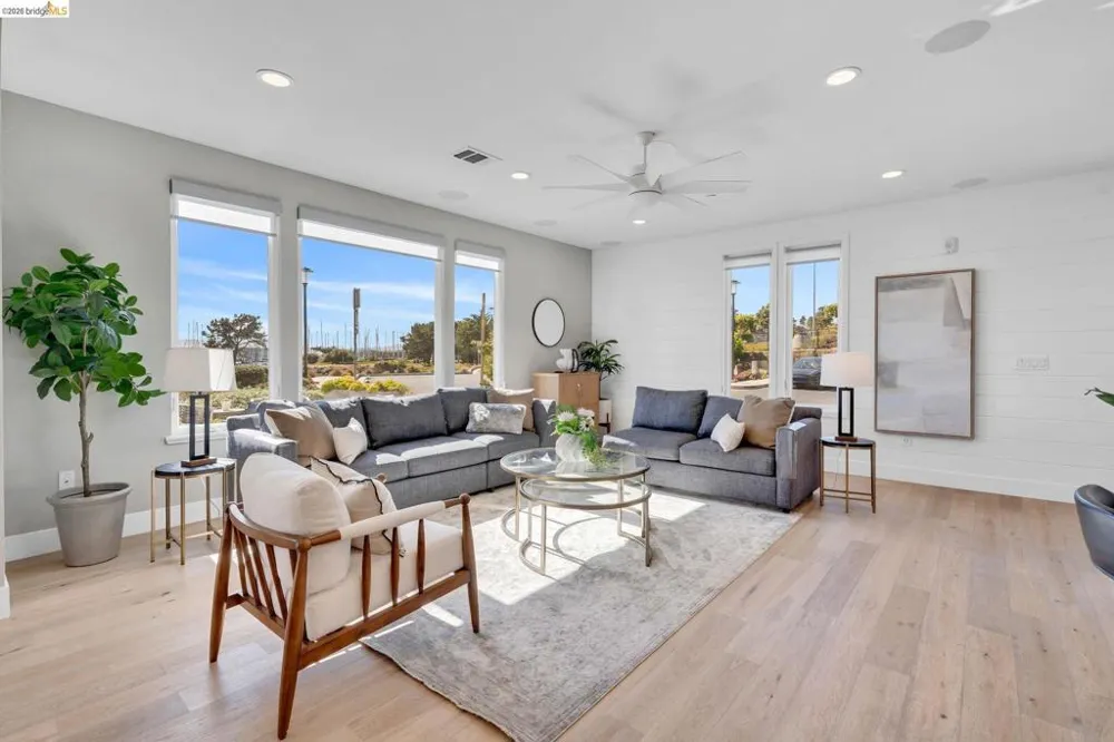 6 Waterline Pl Richmond, CA 94801