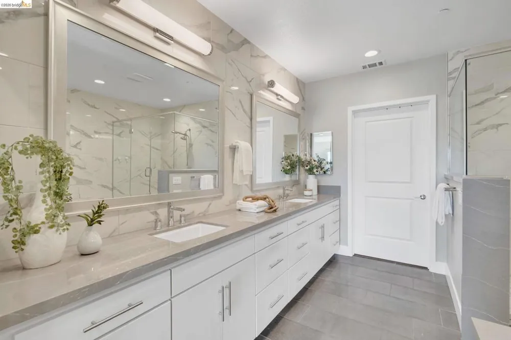 6 Waterline Pl Richmond, CA 94801
