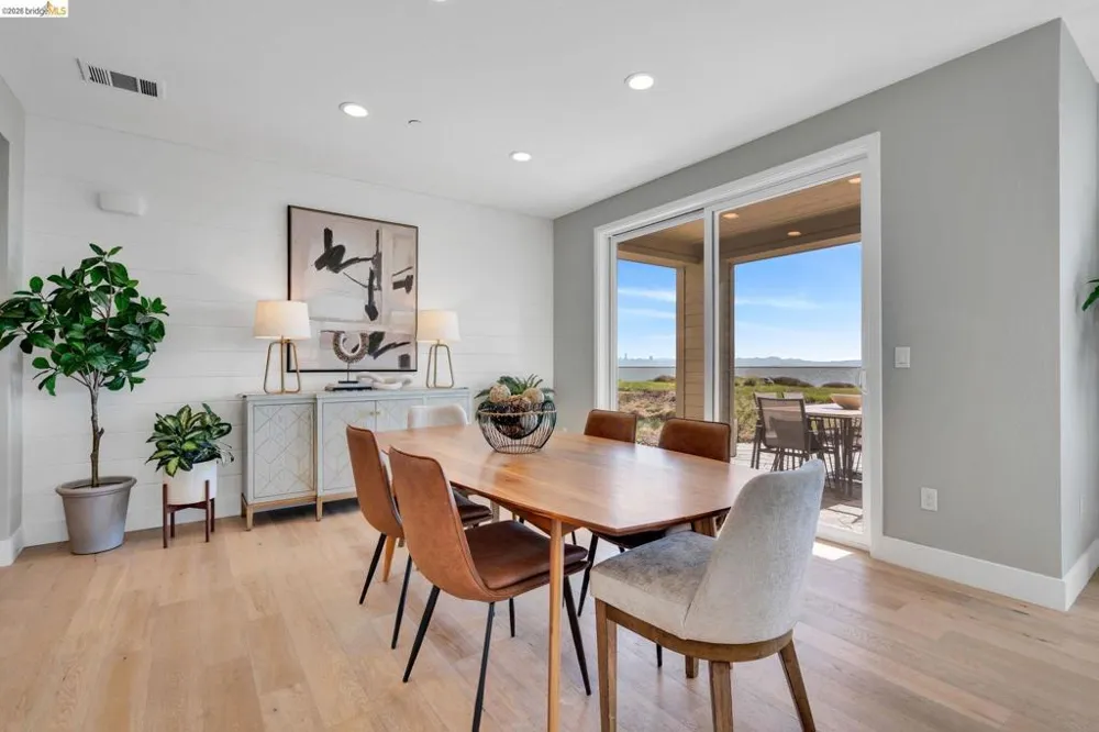 6 Waterline Pl Richmond, CA 94801