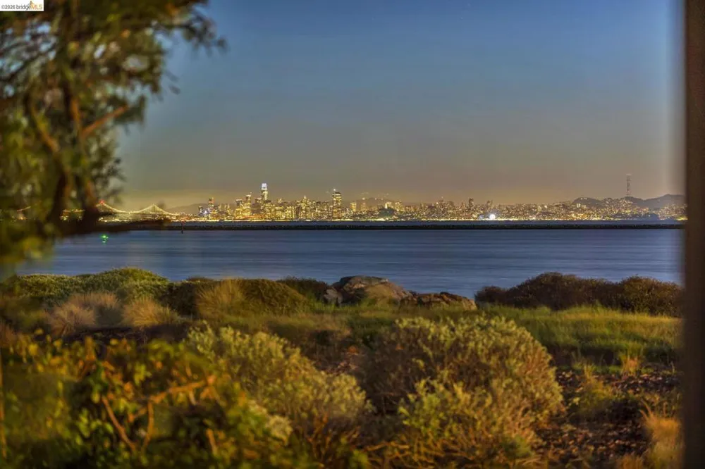 6 Waterline Pl Richmond, CA 94801