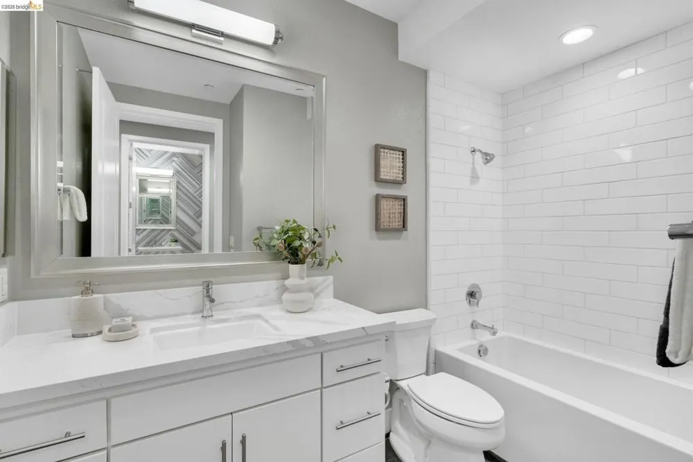 6 Waterline Pl Richmond, CA 94801