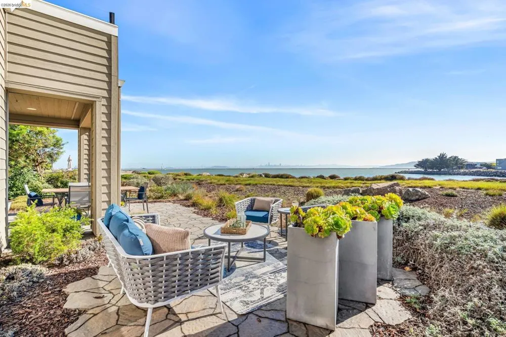 6 Waterline Pl Richmond, CA 94801
