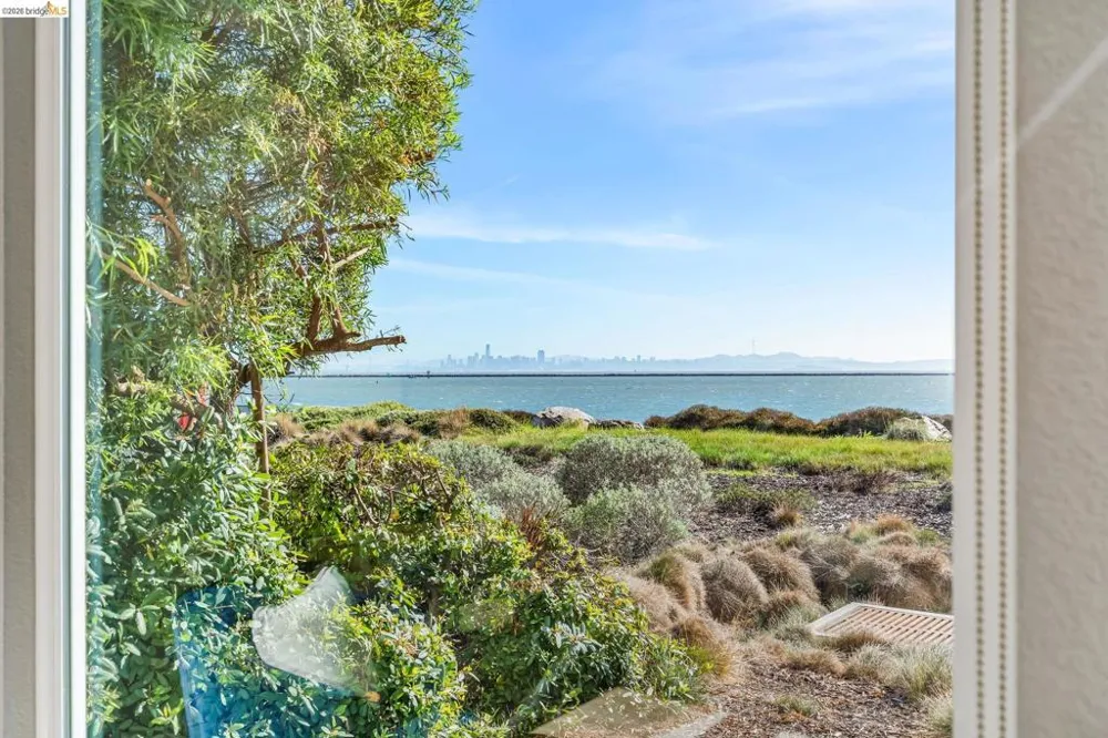 6 Waterline Pl Richmond, CA 94801