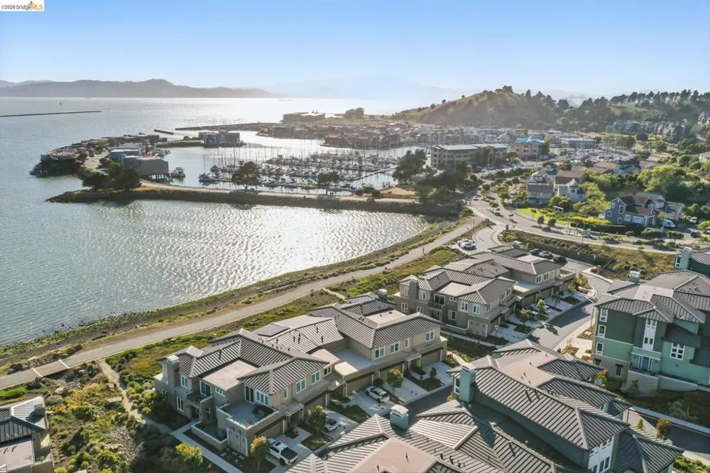 6 Waterline Pl Richmond, CA 94801
