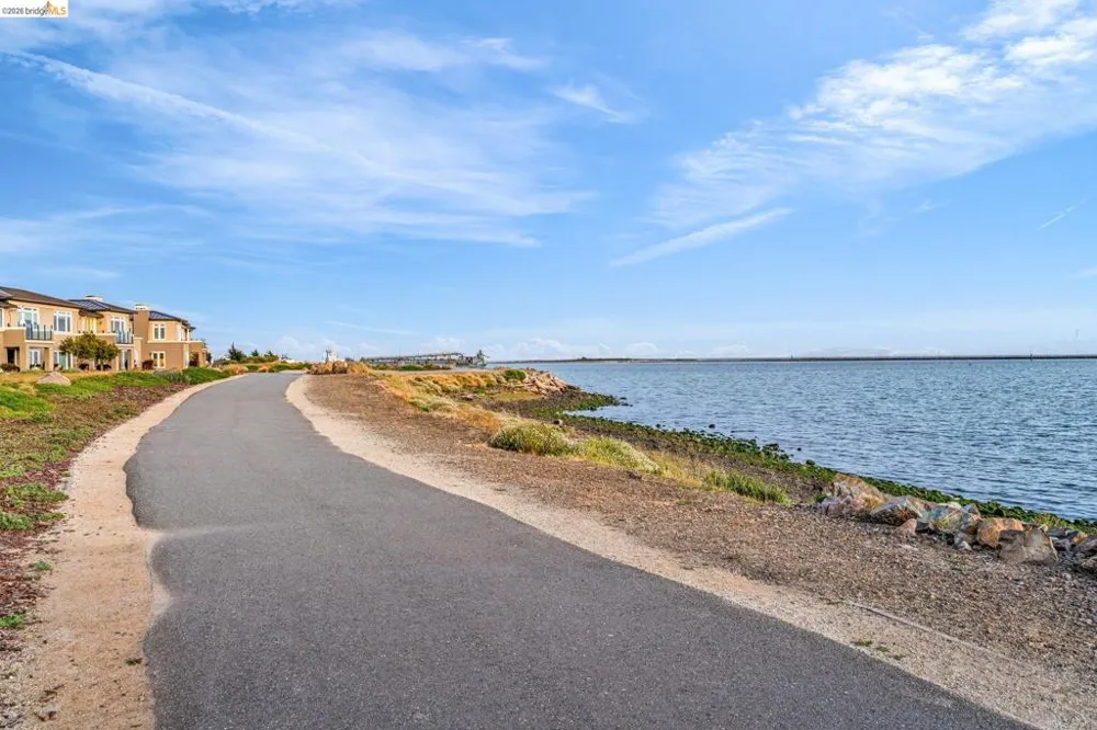 6 Waterline Pl Richmond, CA 94801