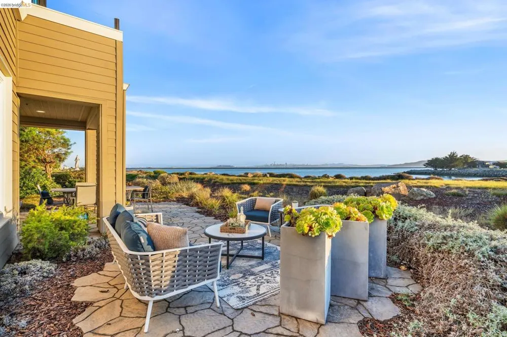 6 Waterline Pl Richmond, CA 94801