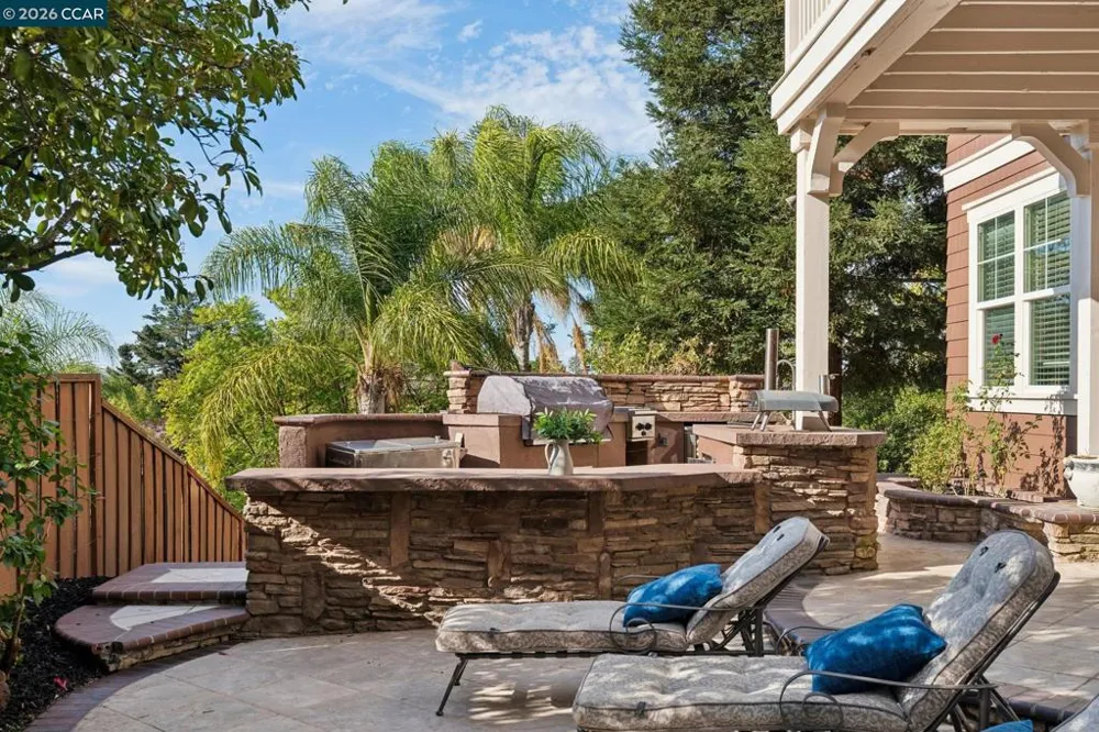 4360 Kingswood Dr Concord, CA 94518