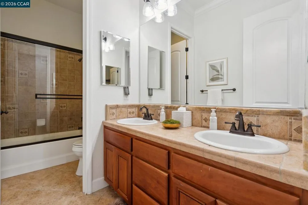 4360 Kingswood Dr Concord, CA 94518