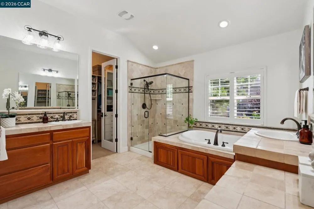 4360 Kingswood Dr Concord, CA 94518
