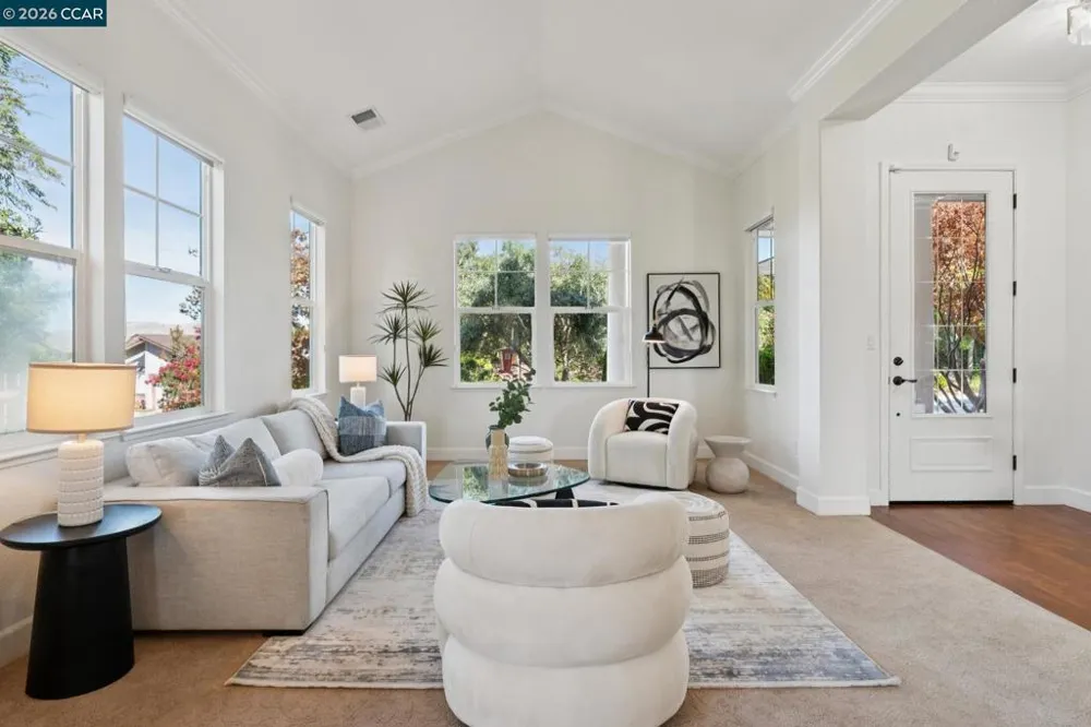 4360 Kingswood Dr Concord, CA 94518