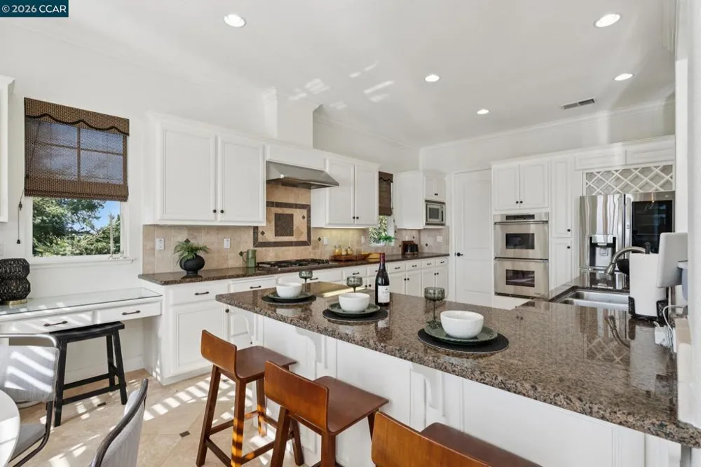 4360 Kingswood Dr Concord, CA 94518