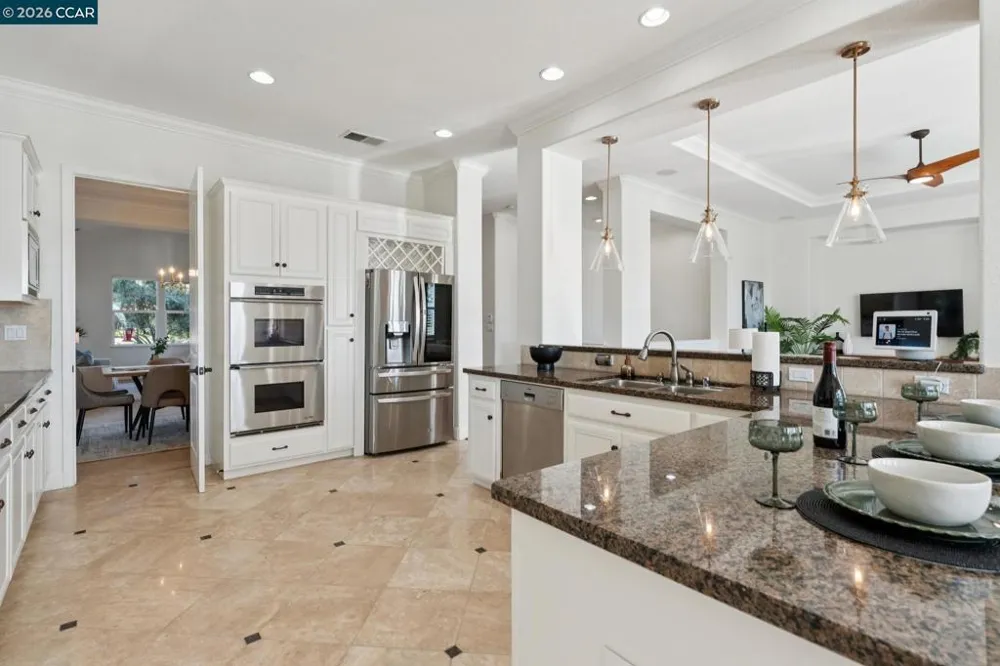 4360 Kingswood Dr Concord, CA 94518