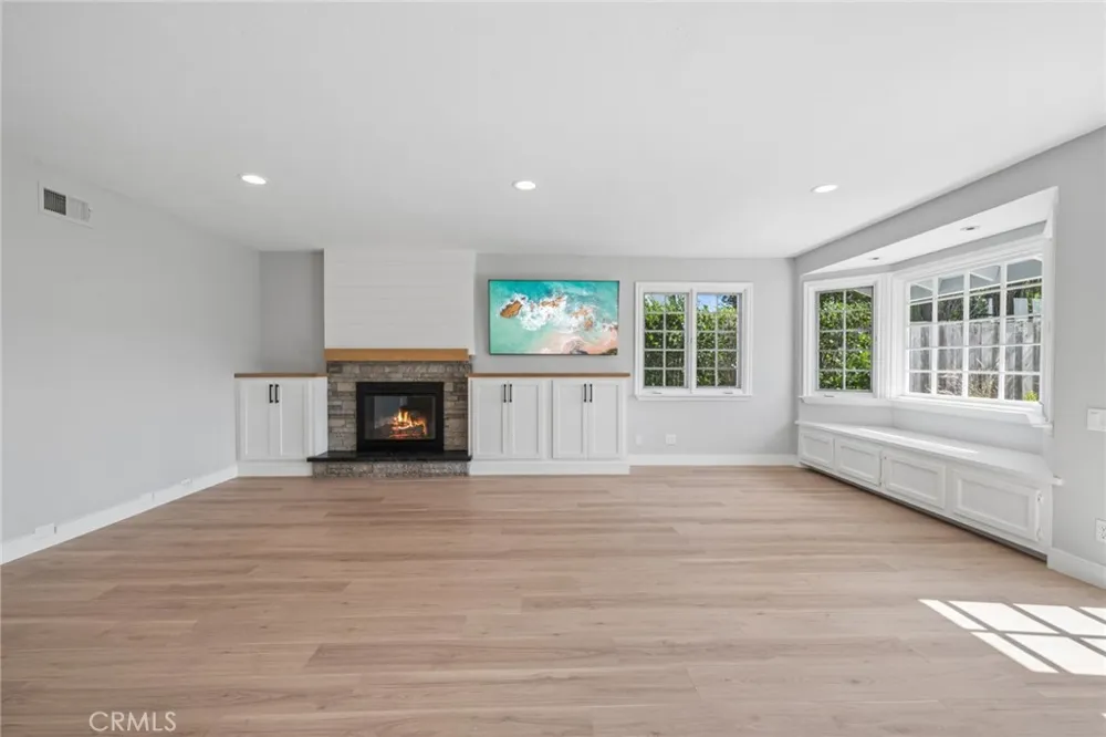 1939 Port Laurent Newport Beach, CA 92660