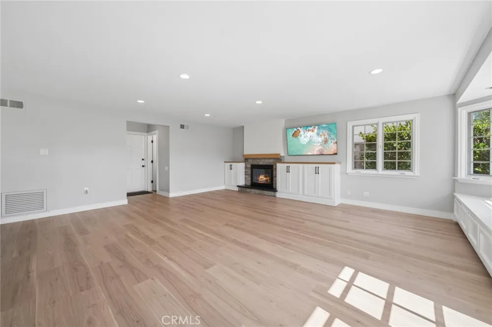 1939 Port Laurent Newport Beach, CA 92660