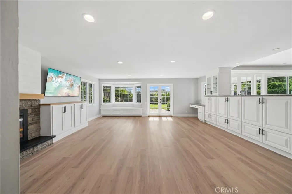 1939 Port Laurent Newport Beach, CA 92660