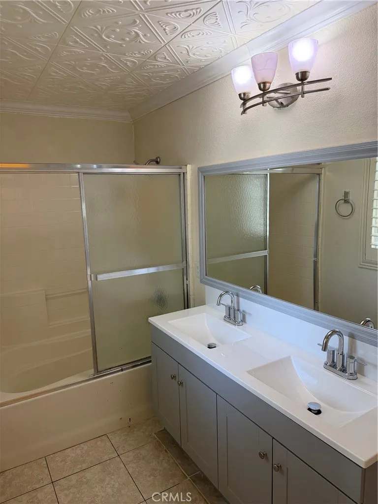 10532 Arabian Montclair, CA 91763