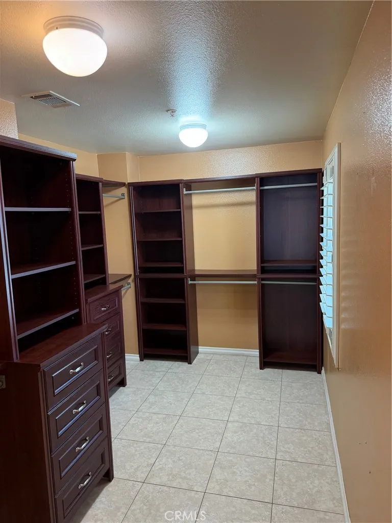 10532 Arabian Montclair, CA 91763