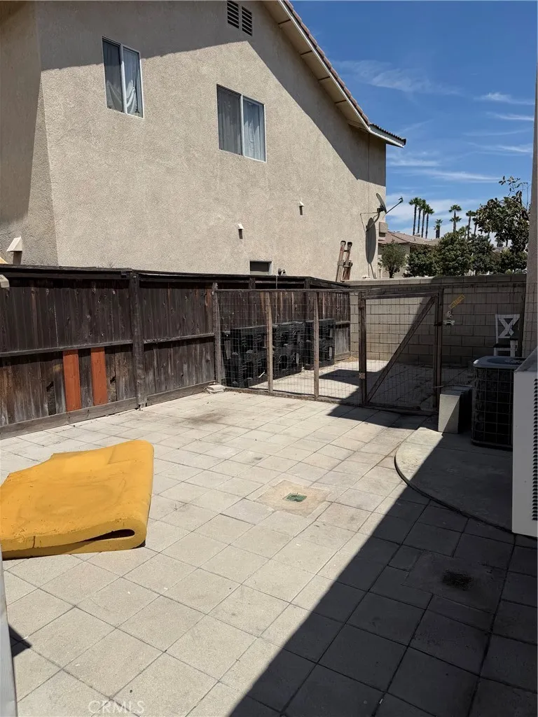 10532 Arabian Montclair, CA 91763