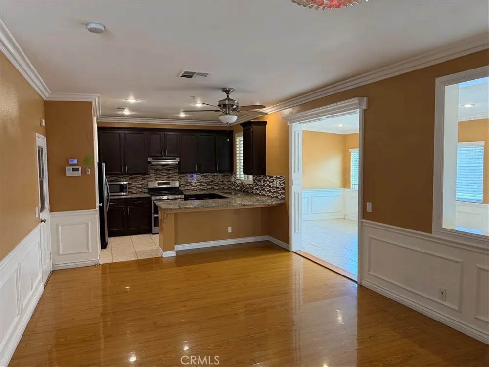 10532 Arabian Montclair, CA 91763